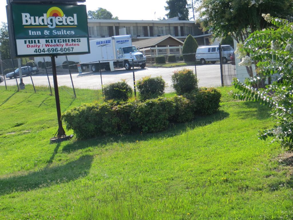 Hotel Budgetel And *