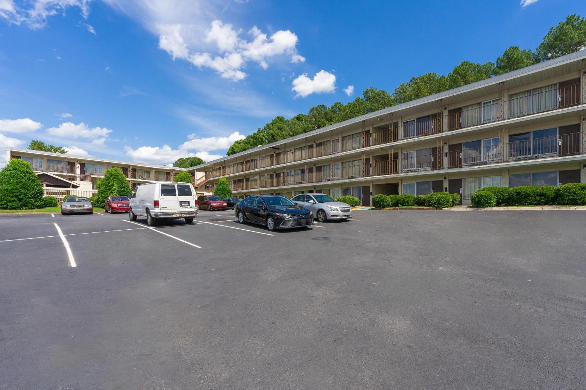 Hotel Budgetel And Lodge West
