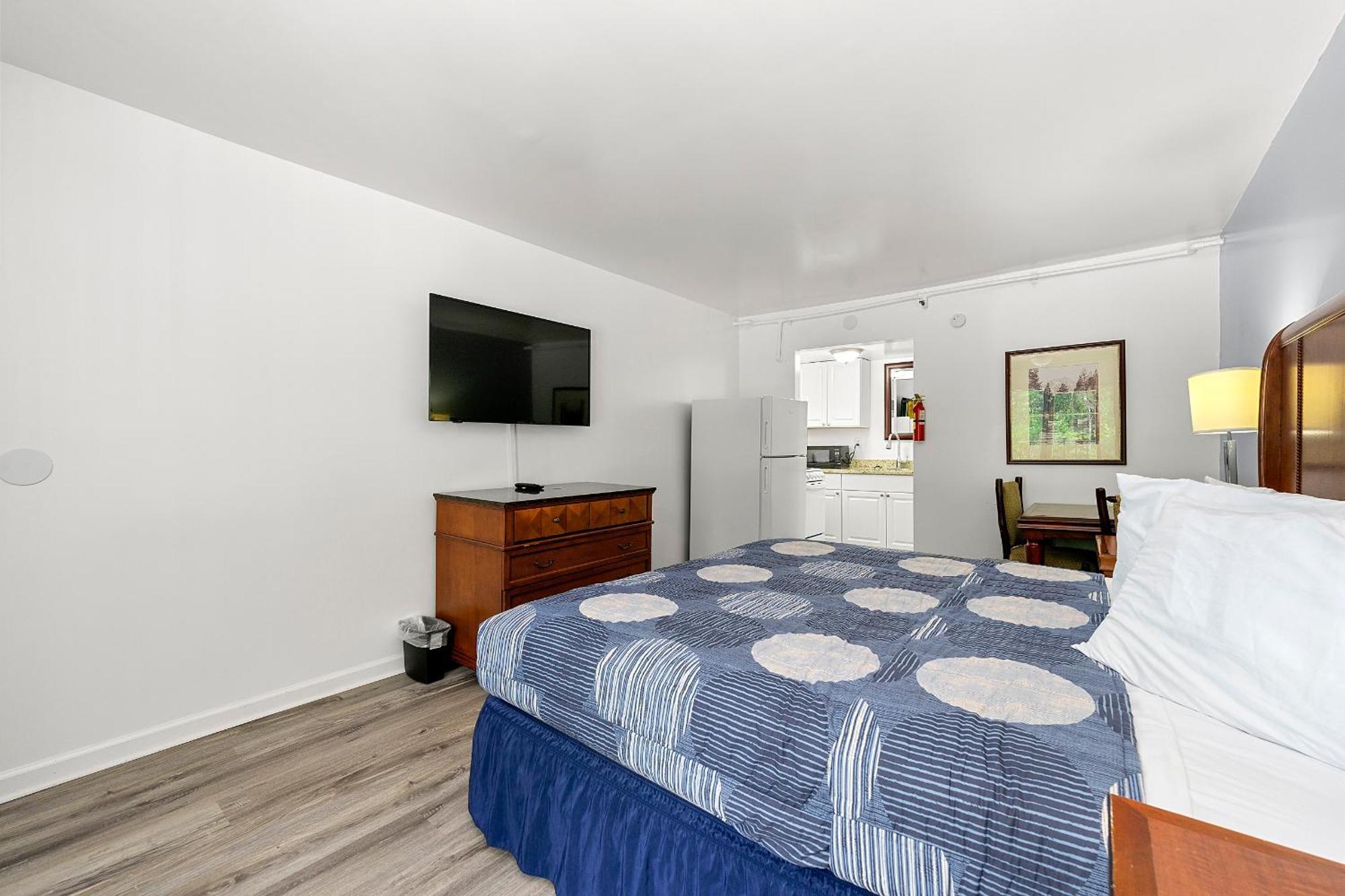 Hotel Budgetel And Lodge West